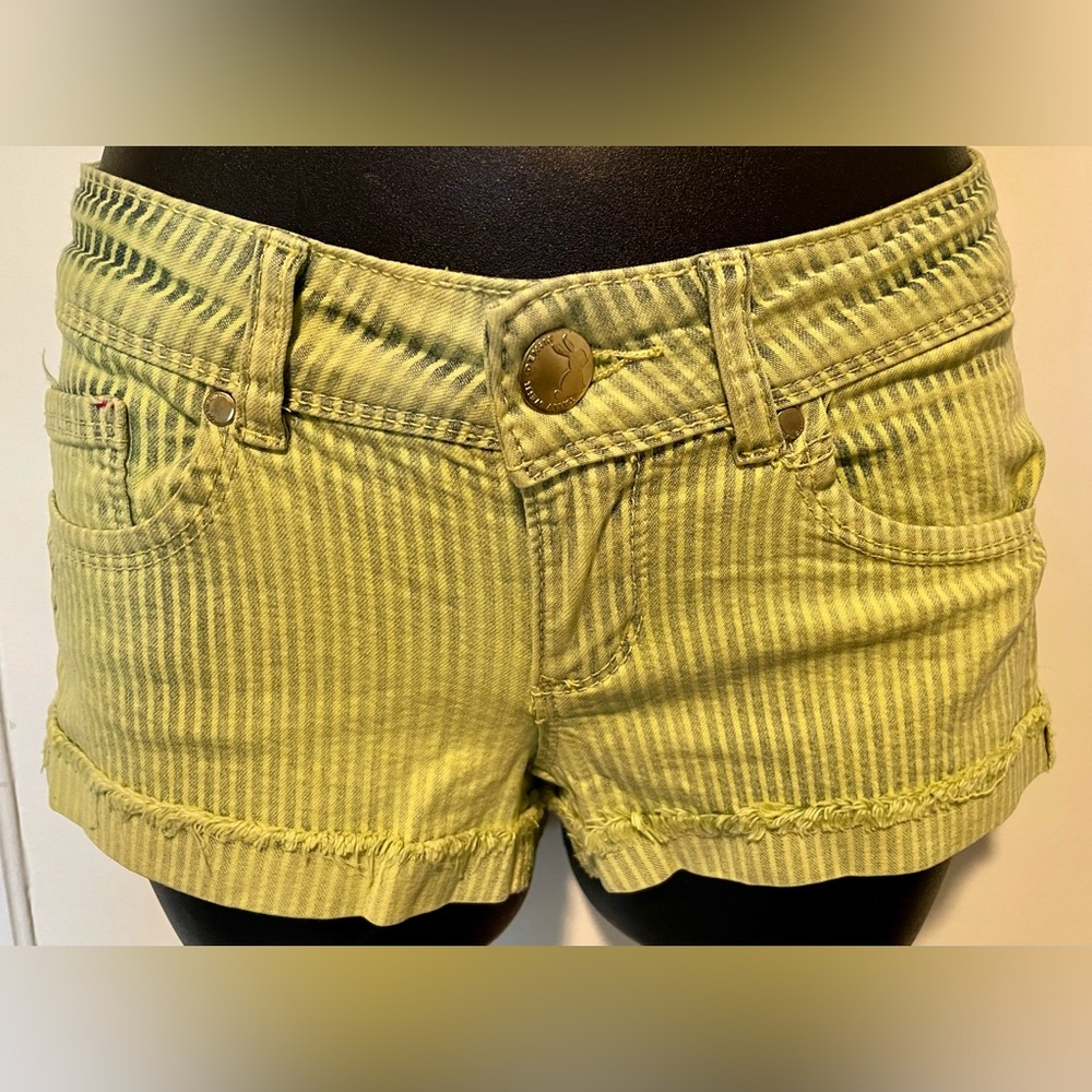 Tally Weijl Striped Denim Shorts! 💚